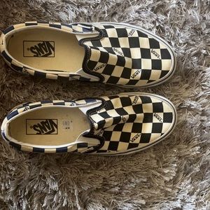 vans worn like twice they are a size 10